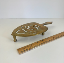 Vtg Gold Plated Colored Footed Trivet Spade Shape w Clover Made in Hong Kong - £12.73 GBP