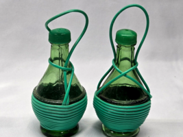 Vintage Italy CHIANTI Mini Wrapped Wine Bottle Salt &amp; Pepper Shakers 1950s - $9.98