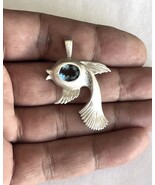 Fish pendant w/ oval blue topaz silver .925 stamped brush finished - €103,86 EUR