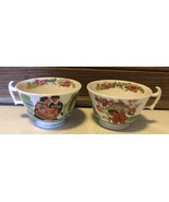 Vtg 2 Porcelain Oriental Tea Cups Multi Colored W People &amp; Flowers Hand ... - $454.28 MXN