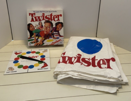 Twister Game Milton Bradley 04645 2002 - £12.33 GBP