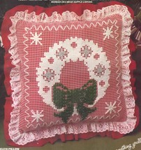 Vogart Crafts Christmas Pillow Net Darning Kit Wreath Pillow 2942 14x14" - $13.81
