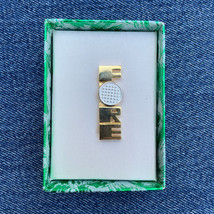 Vintage FORE Golf Pin Brooch Gold Tone w/ White Enamel - £10.44 GBP