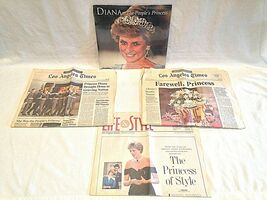 Princess Diana Sealed 1998 Calendar &amp; 3 News Papers from Burial LA Times - €8,49 EUR