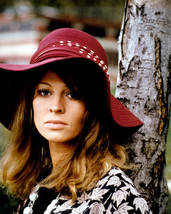Julie Christie Cool Fashion Pose In Red Hat 16X20 Canvas Giclee - £56.29 GBP