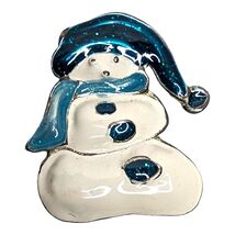 Enamel Brooch Pin Jewelry Snowman with Blue Hat Scarf & Buttons Christma... - €7,62 EUR Enamel Brooch Pin Jewelry Snowman with Blue Hat Scarf & Buttons Christma... - €7,62 EUR