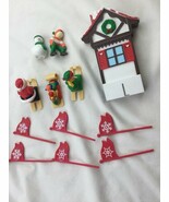 Mr Christmas Santa&#39;s Ski Slope Replacement Skiers And Accessories - $468.10 MXN