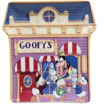 Goofy&#39;s Ice Cream Parlor Plate #2892B Mickey&#39;s Village Disney Bradford E... - $276.05 MXN
