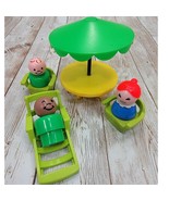 Vintage Fisher Price Little People Poolside Table Chairs &amp; 3 Little People - £22.65 GBP