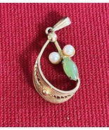 Sorrento Faux Pearl &amp; Jade Filigree Pendant 1.25” (J345) 1/20 GF - €8,45 EUR