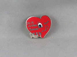 Vintage Novelty Pin - Saucy Heart Do it in the Snow - Inlaid Pin - £11.72 GBP