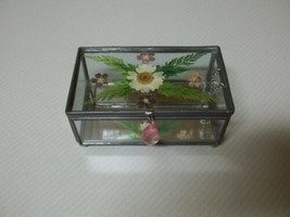 International Silver Co Mirrored Bottom Flower Trinket Box - £19.20 GBP