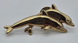 Gold Tone Double Dolphin Pin Vintage Ocean Sea Animal Jewelry Brooch - $13.96 CAD