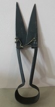 Antique Blue Ribbon Sheep Shears - $268.82 MXN