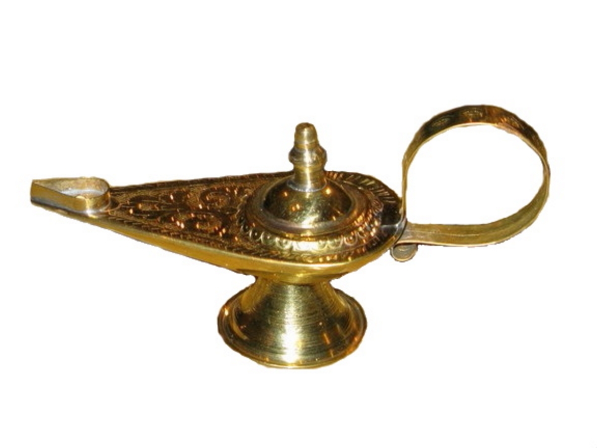 Brass persian oil lamp that looks like a Genie lamp ST