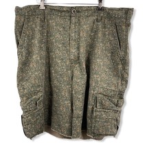 Levis Camo Green Cargo Shorts Size 42 - $16.21