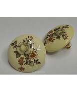 Vintage huggie earring set flowers off-white pierced ears - $423.44 MXN