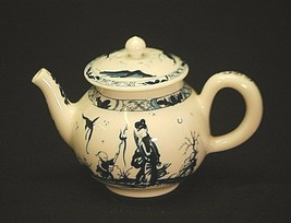 Worcester Mini Teapot Victoria &amp; Albert Museum Franklin Mint Indigo Blue &amp; White - £21.42 GBP