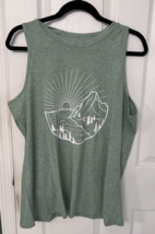 Green Tank Top w White Graphic Design of Nature Sunrise Women&#39;s Size XL NWT - £13.00 GBP