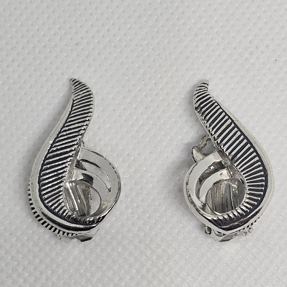 Vintage Charel Clip On Earrings Silver Tone Climber Swoop Modernist - $14.99