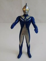2013 Bandai Japan Ultraman Cosmos 5.5&quot;  Vinyl Kaiju Godzilla figure - $165.90 MXN