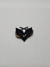 US Military Pin, Gold Tone/Black, &quot;V&quot; Shape, 1&#39;&#39; Length Vintage - $14.13 CAD