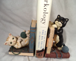 Cat and Books Yarn Bookends Resin Ceramic Painted White Black and White ... - $17.77