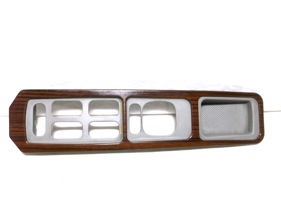 03-04-05-06-07  CADILLAC CTS/  MASTER POWER WINDOW SWITCH BEZEL/ TRIM - $7.56