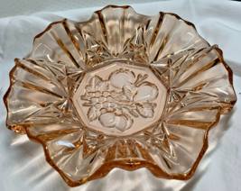 Vintage Pink Depression Glass Bowl w/ Ribbon Edges, Pristine Condition Fruits - £13.50 GBP