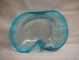Vintage Studio Handcrafted Art Glass Bowl Baby Blue Controlled Bubbles - £78.79 GBP
