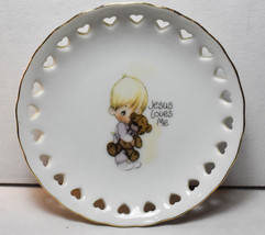 Precious Moments: Heart Shaped Edged Plate - Jesus Loves Me - £9.08 GBP