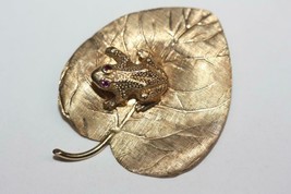 Vintage Cellino Signed 14K Yellow Gold 3D Frog Leaf Brooch Ruby Eyes Charm 5.0Gr - £335.28 GBP