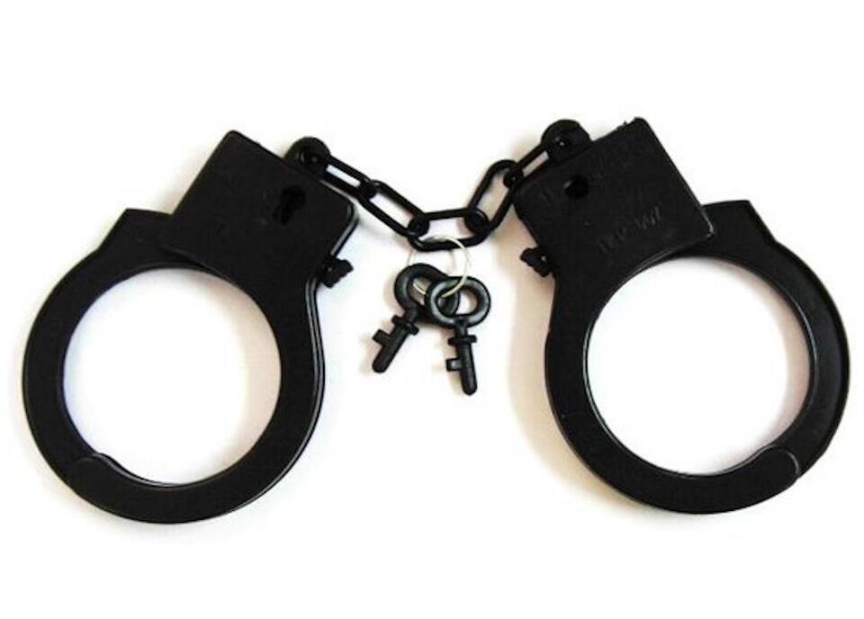 Primary image for 2 PAIR BULK LOT BLACK PLASTIC HANDCUFFS kids toy play cuffs with keys TY327 new