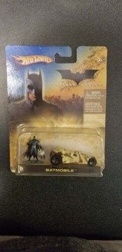 HOTWHEELS BATMAN BEGINS 2005 CAMOFLAUGE BATMOBILE W/BATMAN FIGURINE NICE... - $7.36