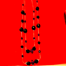 Beautiful vtg. long silver~blue beaded necklace - $301.53 MXN