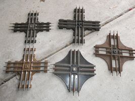 Lot of 5 Vintage O Assorted Manufacture Track Crossovers Crossings - $25.74