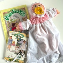 Vintage Cabbage Patch Kids Bundle Preemie Doll Book &amp; Butterick Clothes ... - $1,109.52 MXN