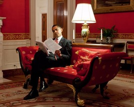 President Barack Obama reads notes in Red Room of the White House Photo ... - £7.05 GBP