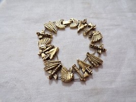 Vintage Tofa Charm Bracelet Tomahawk Indian Chief Totem Pole Design 1995 BG - $459.27 MXN