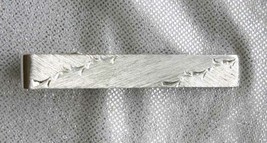 Elegant Engraved &amp; Textured Silver-tone Tie Clasp 1960s vint. 1 3/4&quot; - £9.71 GBP