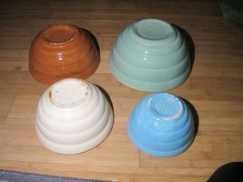 Nesting USA nos. 12 18 29 50 Bauer colored bowls 9.5 &quot;, 8.25&quot;, 7.5&quot; &amp; 6.25&quot; - £61.92 GBP