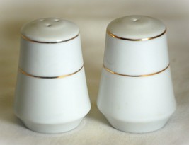 White Salt &amp; Pepper Shaker Set Gold Pin Lines Unknown Maker - £10.25 GBP