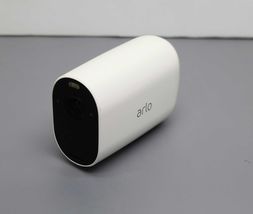Arlo Essential XL VMC2032 White Wireless Spotlight Security Camera image 2