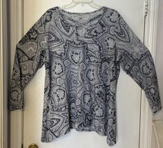 Avenue Women's Blue Paisley Long Sleeve Shirt 18/20 - $13.30