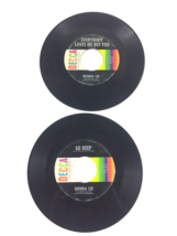 2 Brenda Lee 45 records  Here comes that feeling and So deep  7&quot; Vinyl D... - $173.42 MXN