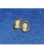 Vintage Lind 14k HGE Cameo Earrings 12x16mm black white gold clip-on back - £24.73 GBP