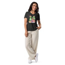 Gift! Bella + Canvas Women&#39;s S-2XL Tee Shirt Relaxed Fit Christmas Frogs V-Neck - £12.33 GBP