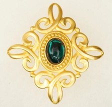 Vintage Costume Jewelry Gold Tone Knotwork Twist Glass Cab Cloak Kilt Brooch Pin - £15.50 GBP