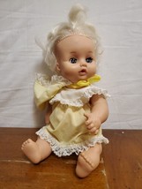Playmates SWEET TENDER TOUCH DOLL #4122 Drinks &amp; Wets 12&quot; Vintage 1979 - $274.32 MXN
