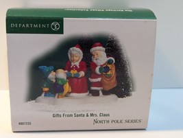 Department 56 North Pole Village - Gifts from Santa &amp; Mrs. Claus - $752.67 MXN